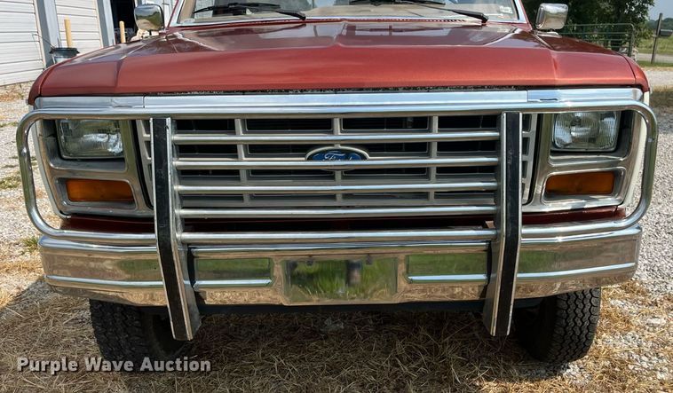 image for item ED2194 1984 Ford F250 pickup truck