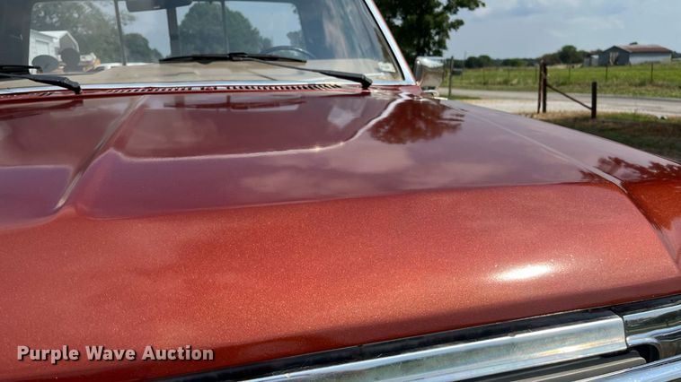 image for item ED2194 1984 Ford F250 pickup truck