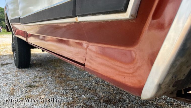 image for item ED2194 1984 Ford F250 pickup truck