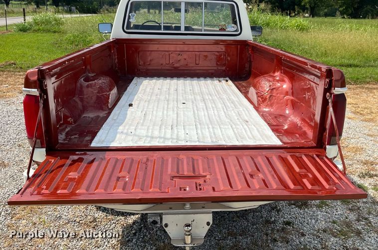 image for item ED2194 1984 Ford F250 pickup truck