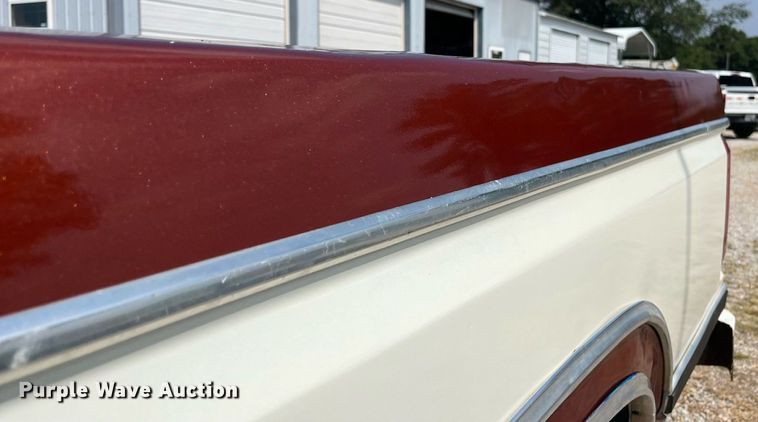 image for item ED2194 1984 Ford F250 pickup truck