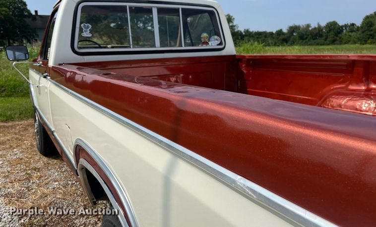 image for item ED2194 1984 Ford F250 pickup truck