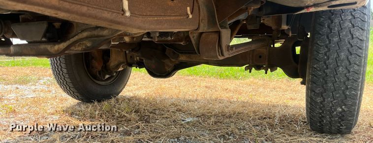 image for item ED2194 1984 Ford F250 pickup truck