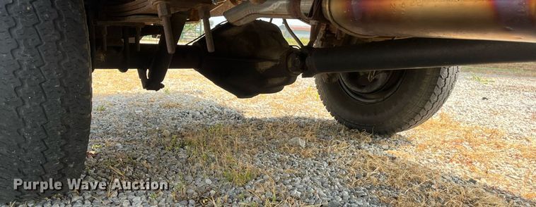 image for item ED2194 1984 Ford F250 pickup truck