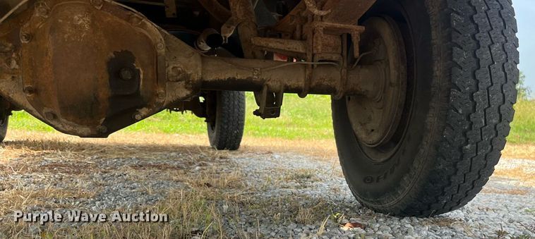 image for item ED2194 1984 Ford F250 pickup truck