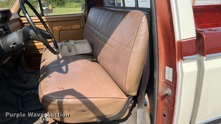 image for item ED2194 1984 Ford F250 pickup truck