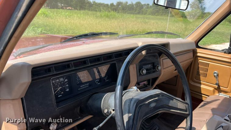 image for item ED2194 1984 Ford F250 pickup truck