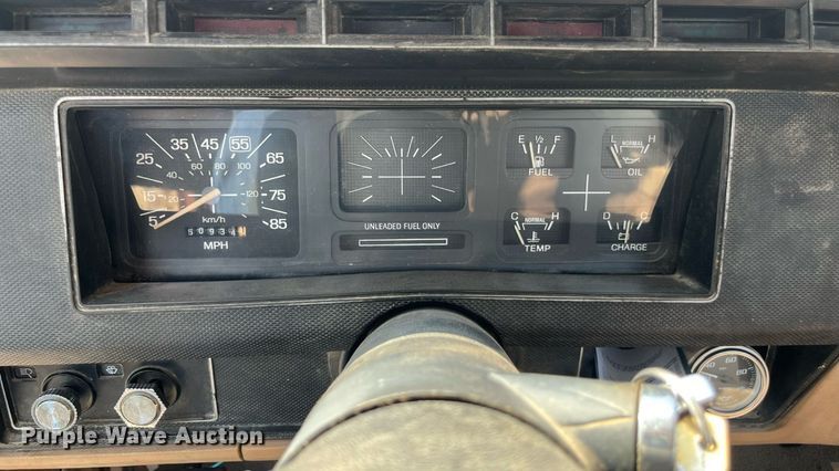 image for item ED2194 1984 Ford F250 pickup truck