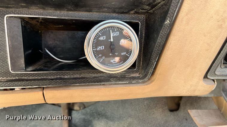 image for item ED2194 1984 Ford F250 pickup truck