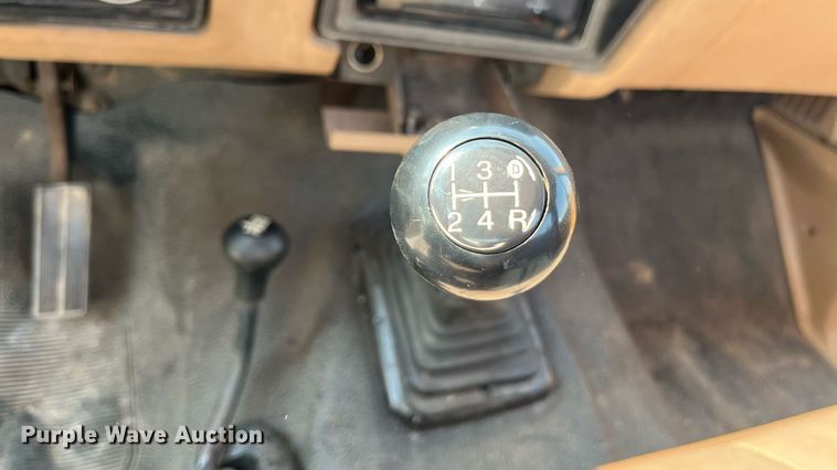 image for item ED2194 1984 Ford F250 pickup truck