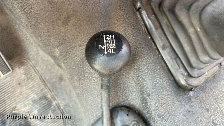 image for item ED2194 1984 Ford F250 pickup truck