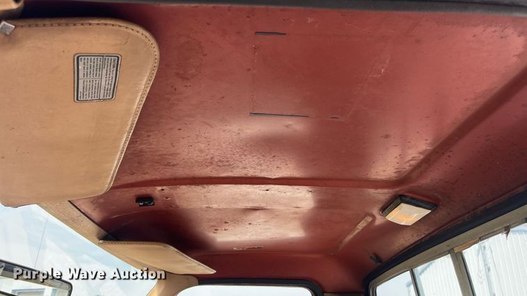 image for item ED2194 1984 Ford F250 pickup truck