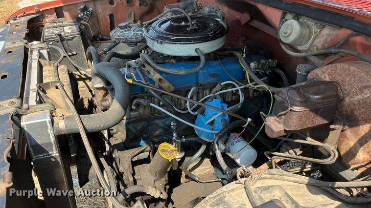 image for item ED2194 1984 Ford F250 pickup truck