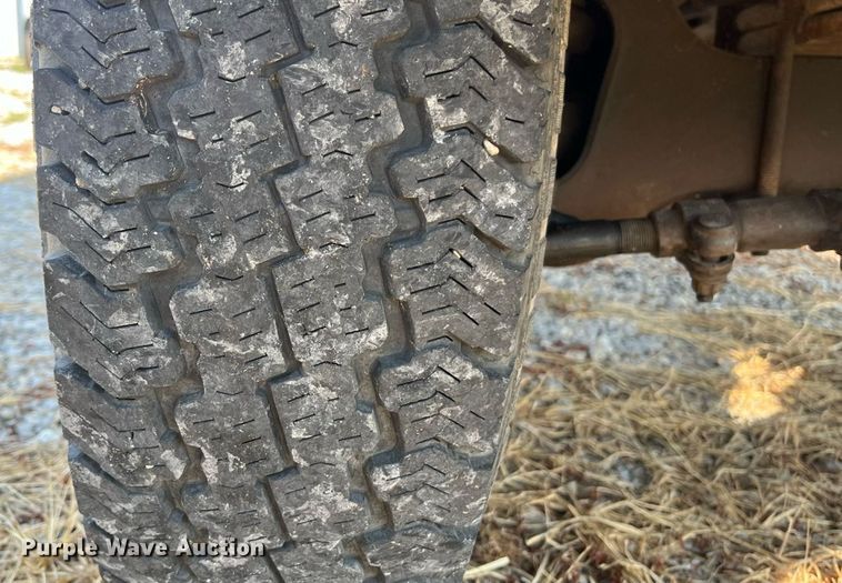 image for item ED2194 1984 Ford F250 pickup truck