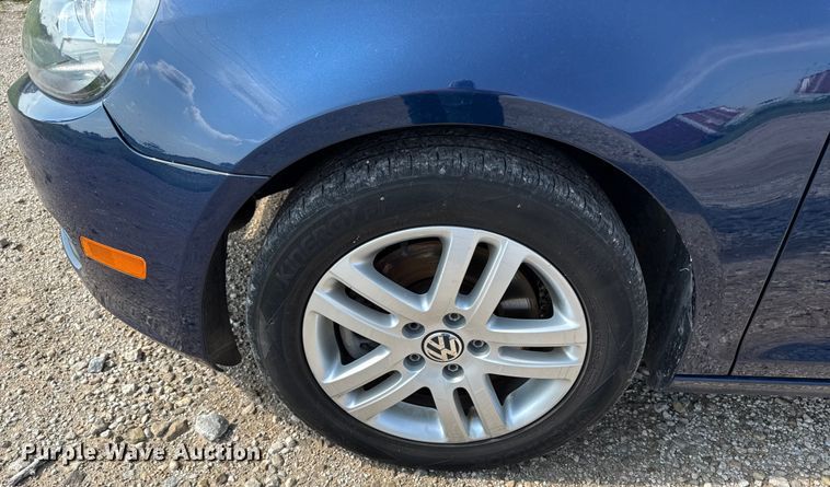 image for item ED4460 2013 Volkswagen Jetta 