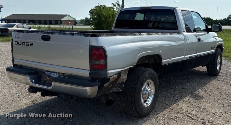 image for item ED4461 2001 Dodge Ram 2500 Quad Cab pickup truck