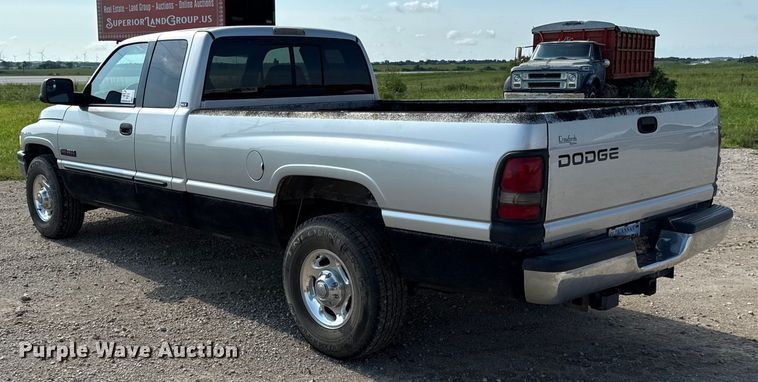 image for item ED4461 2001 Dodge Ram 2500 Quad Cab pickup truck