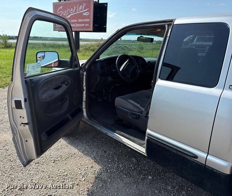 image for item ED4461 2001 Dodge Ram 2500 Quad Cab pickup truck