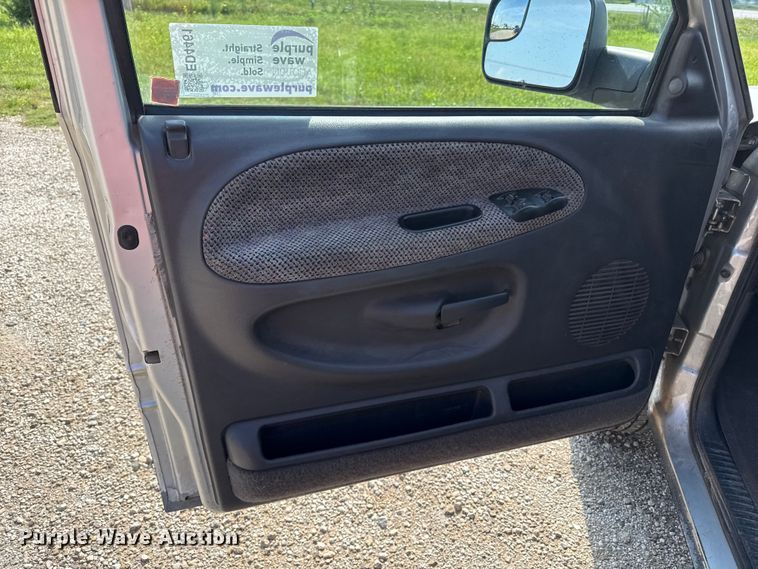 image for item ED4461 2001 Dodge Ram 2500 Quad Cab pickup truck