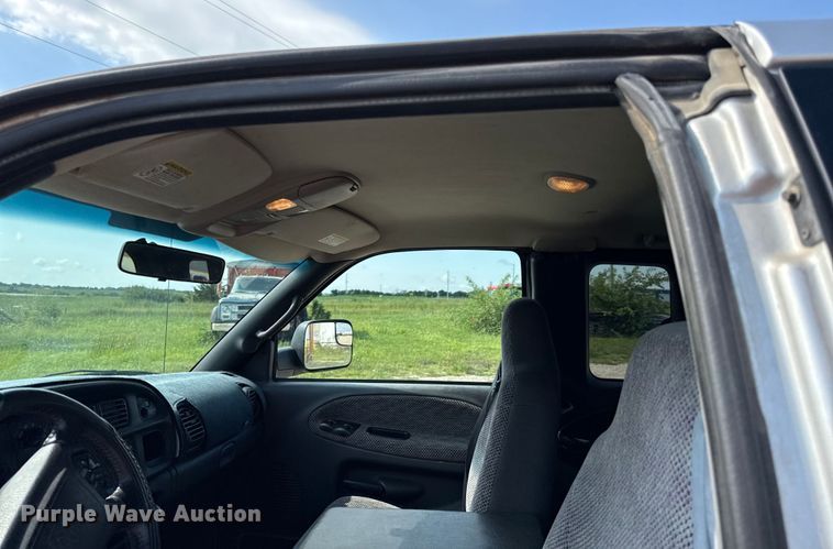 image for item ED4461 2001 Dodge Ram 2500 Quad Cab pickup truck