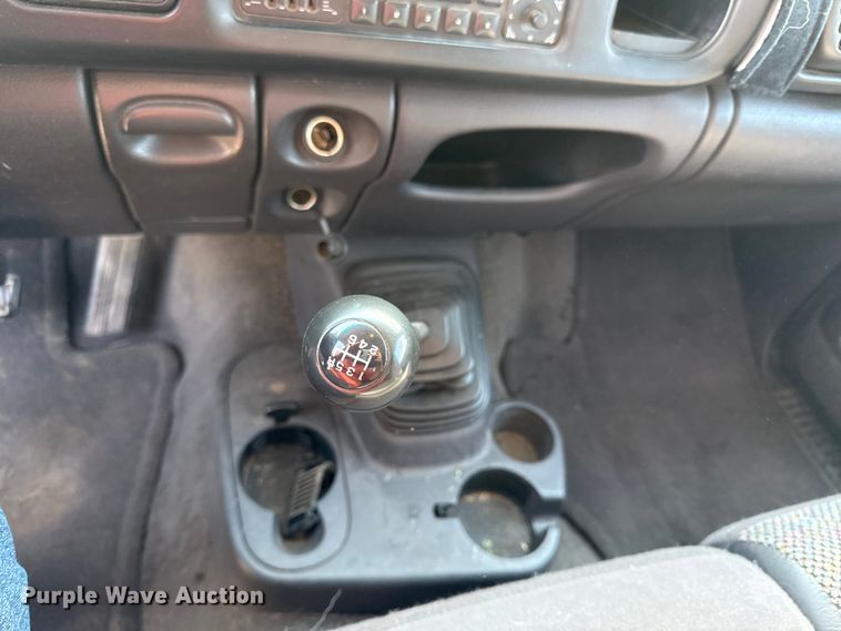 image for item ED4461 2001 Dodge Ram 2500 Quad Cab pickup truck