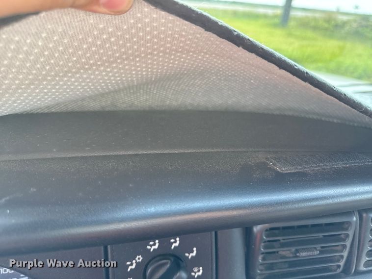 image for item ED4461 2001 Dodge Ram 2500 Quad Cab pickup truck