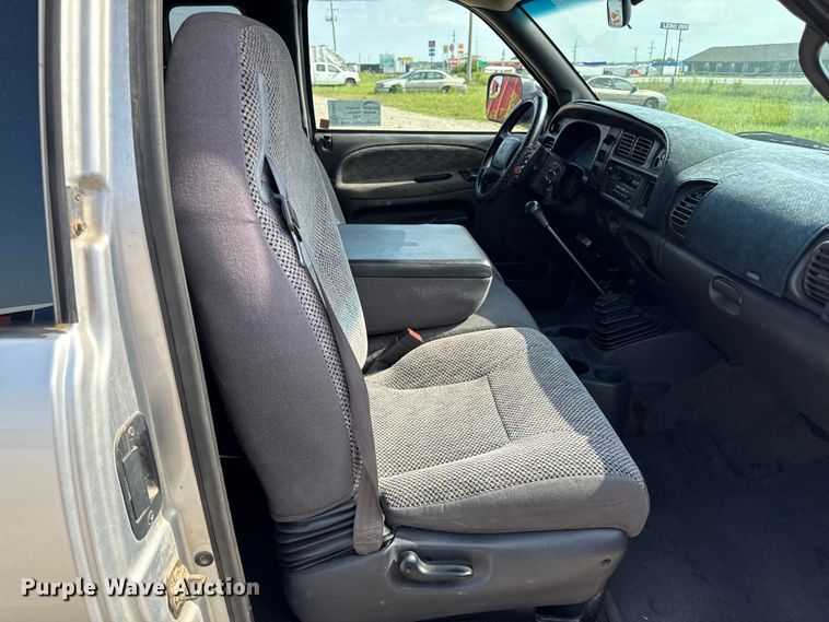 image for item ED4461 2001 Dodge Ram 2500 Quad Cab pickup truck