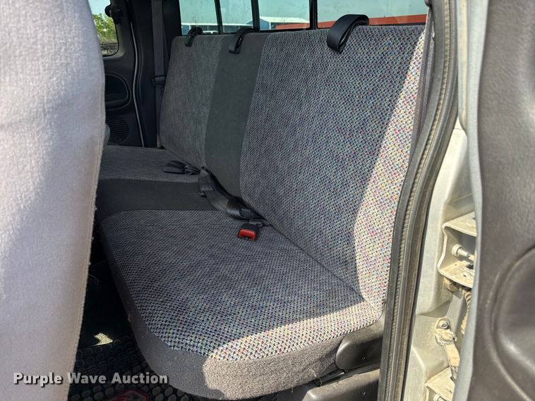 image for item ED4461 2001 Dodge Ram 2500 Quad Cab pickup truck