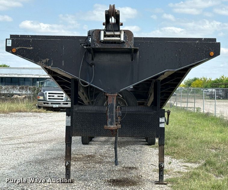 image for item ED5589 2016 Lone Star Trailers car carrier