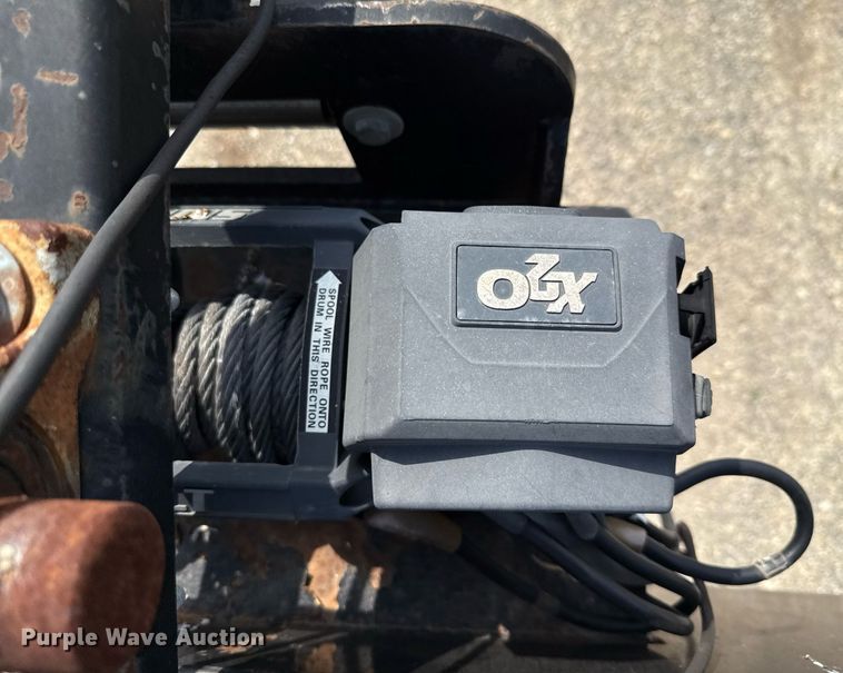 image for item ED5589 2016 Lone Star Trailers car carrier