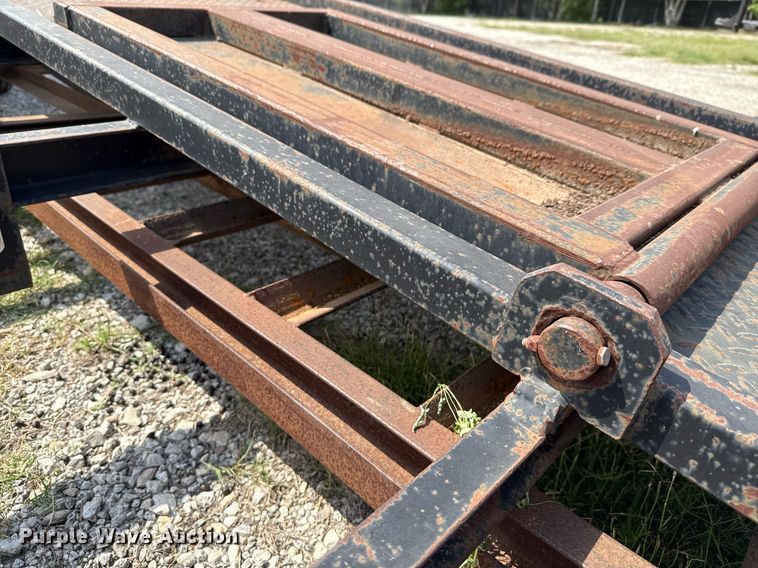 image for item ED5589 2016 Lone Star Trailers car carrier