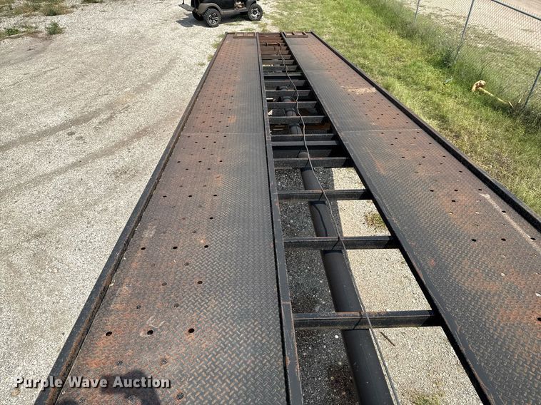 image for item ED5589 2016 Lone Star Trailers car carrier