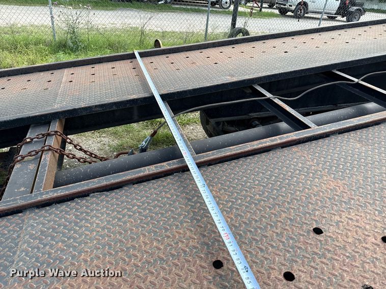 image for item ED5589 2016 Lone Star Trailers car carrier