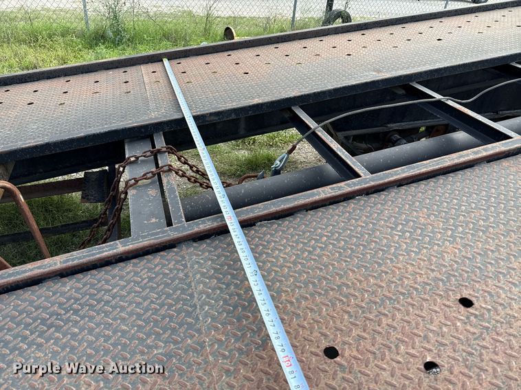 image for item ED5589 2016 Lone Star Trailers car carrier