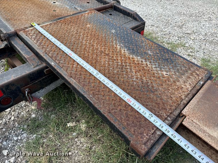 image for item ED5589 2016 Lone Star Trailers car carrier