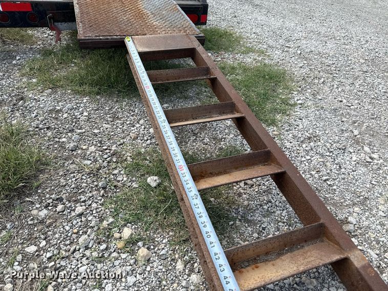 image for item ED5589 2016 Lone Star Trailers car carrier