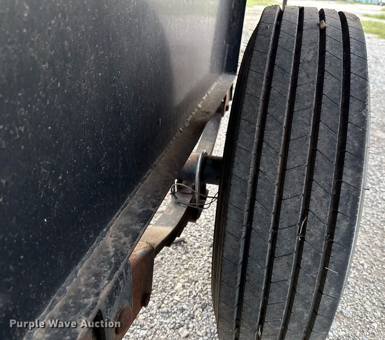 image for item ED5589 2016 Lone Star Trailers car carrier