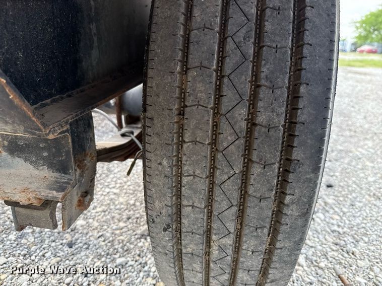 image for item ED5589 2016 Lone Star Trailers car carrier