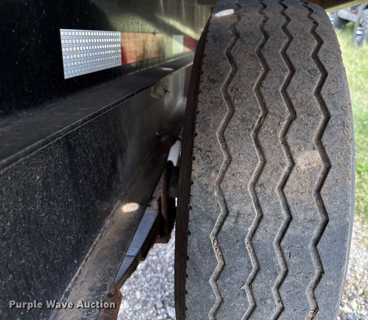 image for item ED5589 2016 Lone Star Trailers car carrier