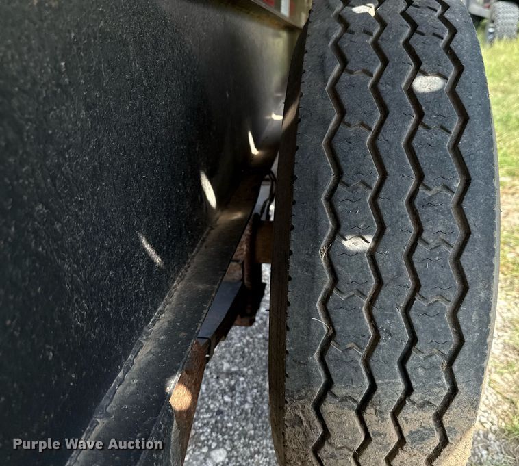 image for item ED5589 2016 Lone Star Trailers car carrier