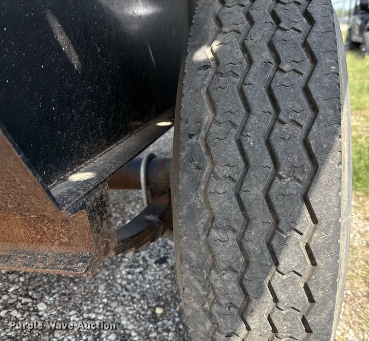 image for item ED5589 2016 Lone Star Trailers car carrier