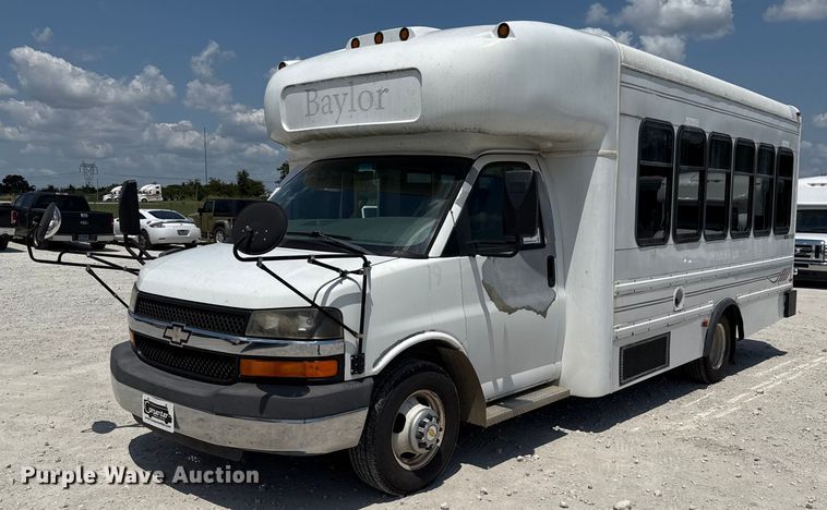 image for item ED5810 2009 Chevrolet Express 3500 shuttle bus