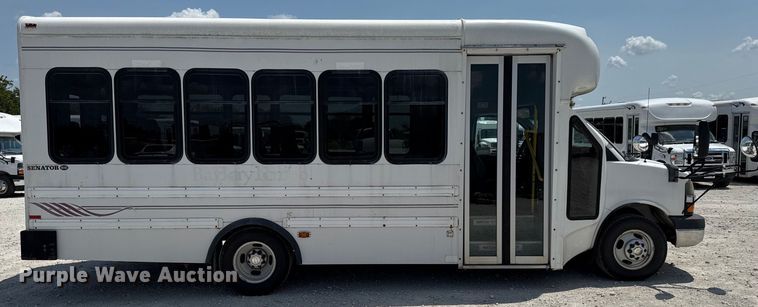image for item ED5810 2009 Chevrolet Express 3500 shuttle bus