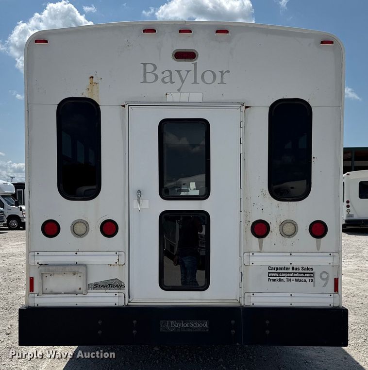 image for item ED5810 2009 Chevrolet Express 3500 shuttle bus