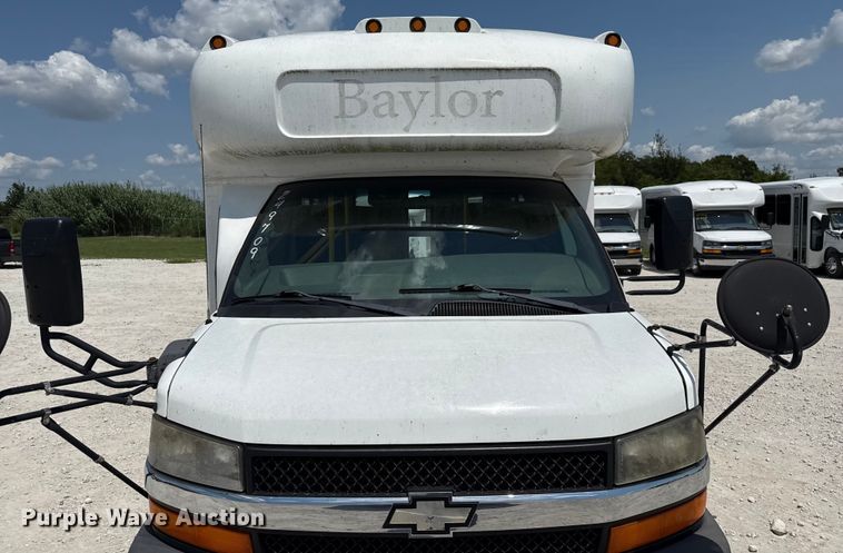 image for item ED5810 2009 Chevrolet Express 3500 shuttle bus