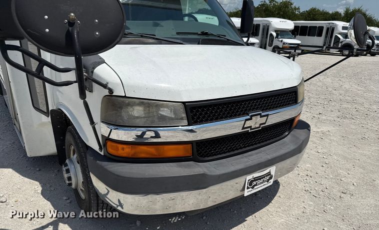 image for item ED5810 2009 Chevrolet Express 3500 shuttle bus