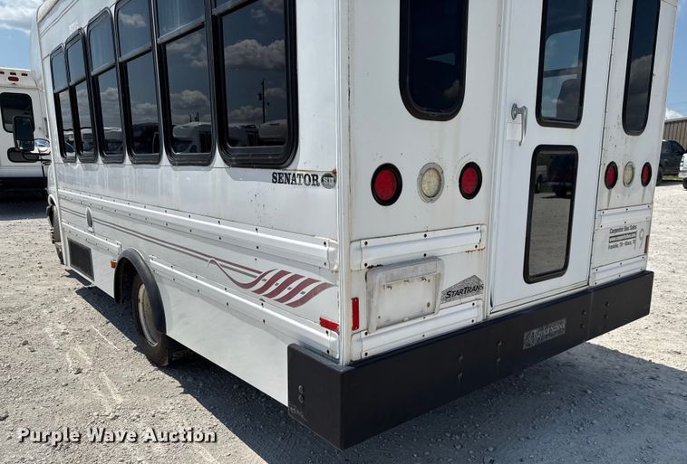 image for item ED5810 2009 Chevrolet Express 3500 shuttle bus