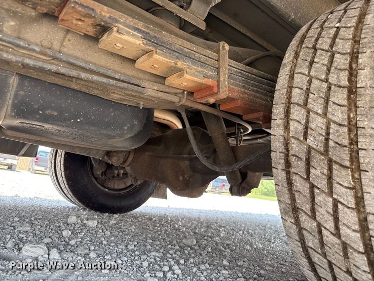 image for item ED5810 2009 Chevrolet Express 3500 shuttle bus