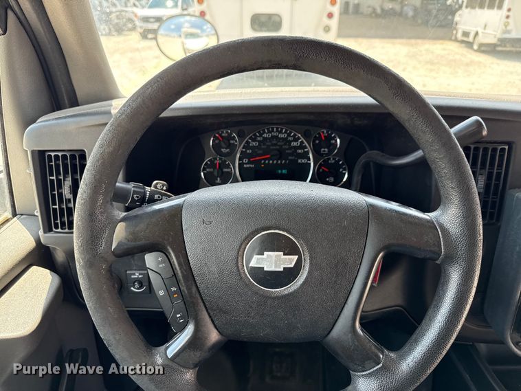 image for item ED5810 2009 Chevrolet Express 3500 shuttle bus