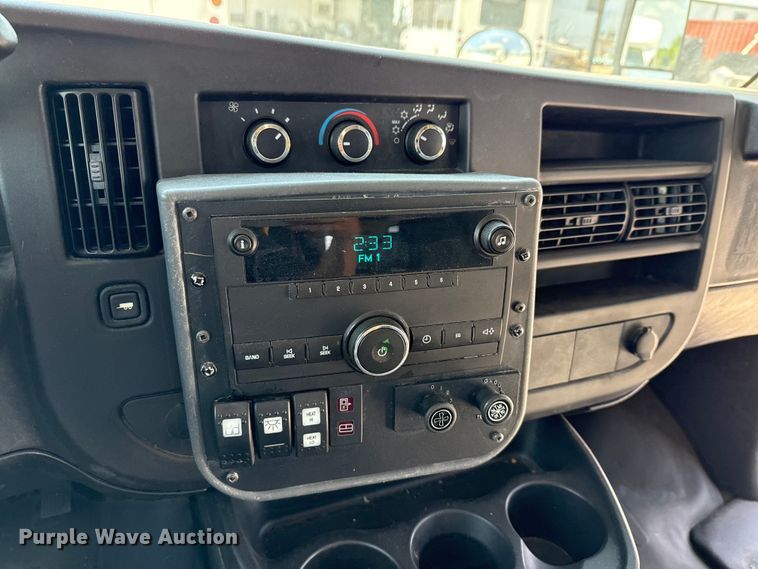 image for item ED5810 2009 Chevrolet Express 3500 shuttle bus